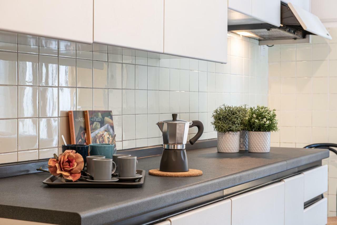 Joivy Sophisticated 3-Bed Flat With Desk Apartment Milan Luaran gambar